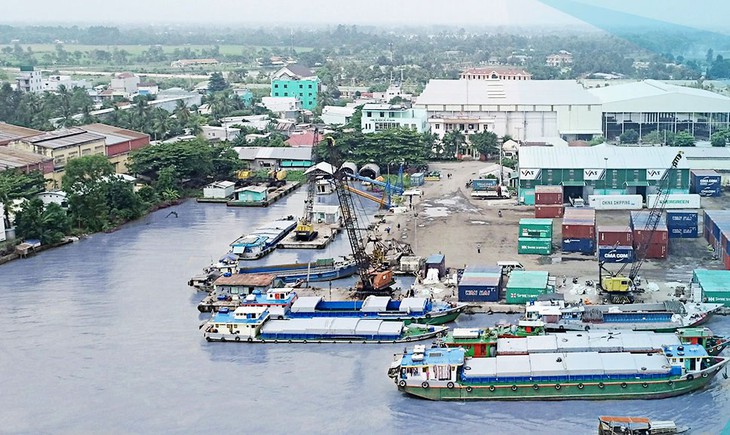 Nhu cầu nâng cấp các bến cảng và các tuyến đường kết nối vô cùng bức thiết.