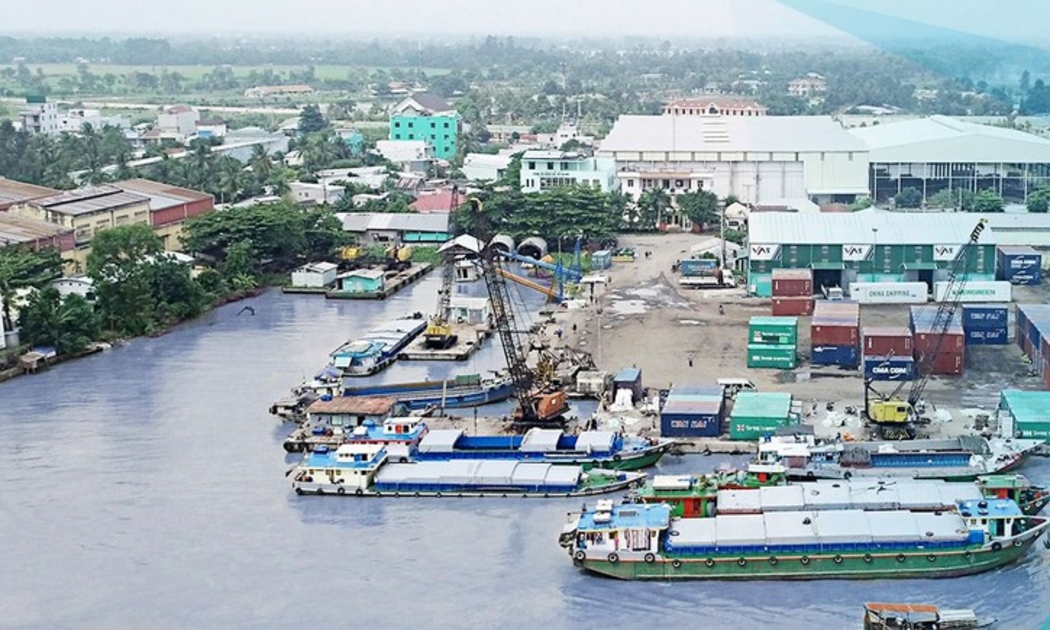 Nhu cầu nâng cấp các bến cảng và các tuyến đường kết nối vô cùng bức thiết.
