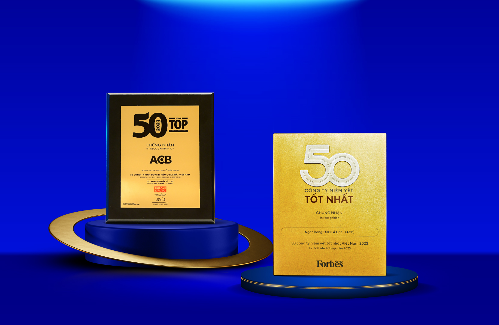 ACB vừa được vinh danh đạt Top 3 ngành ngân hàng do Tạp chí Nhịp cầu đầu tư bình chọn và Top 50 Công ty niêm yết tốt nhất Việt Nam do Tạp chí Forbes Việt Nam vinh danh.