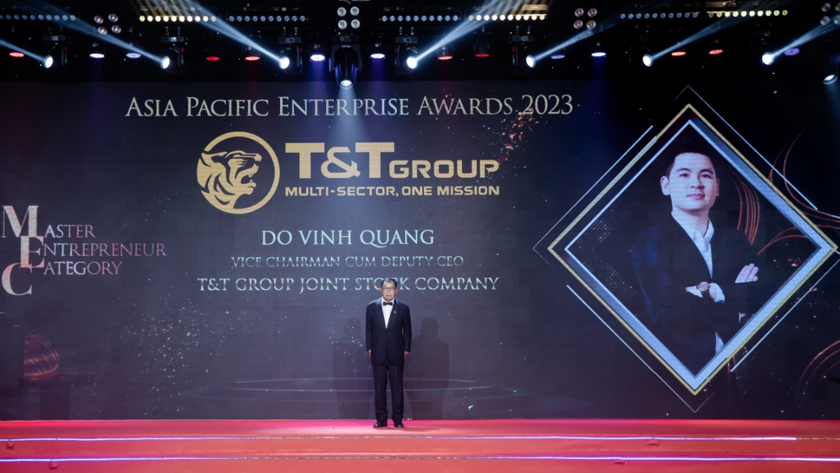 &Ocirc;ng Đỗ Vinh Quang, Ph&oacute; Chủ tịch Hội đồng Quản trị Tập đo&agrave;n T&T Group được APEA 2023 vinh danh Doanh nh&acirc;n xuất sắc Ch&acirc;u &Aacute; 2023.