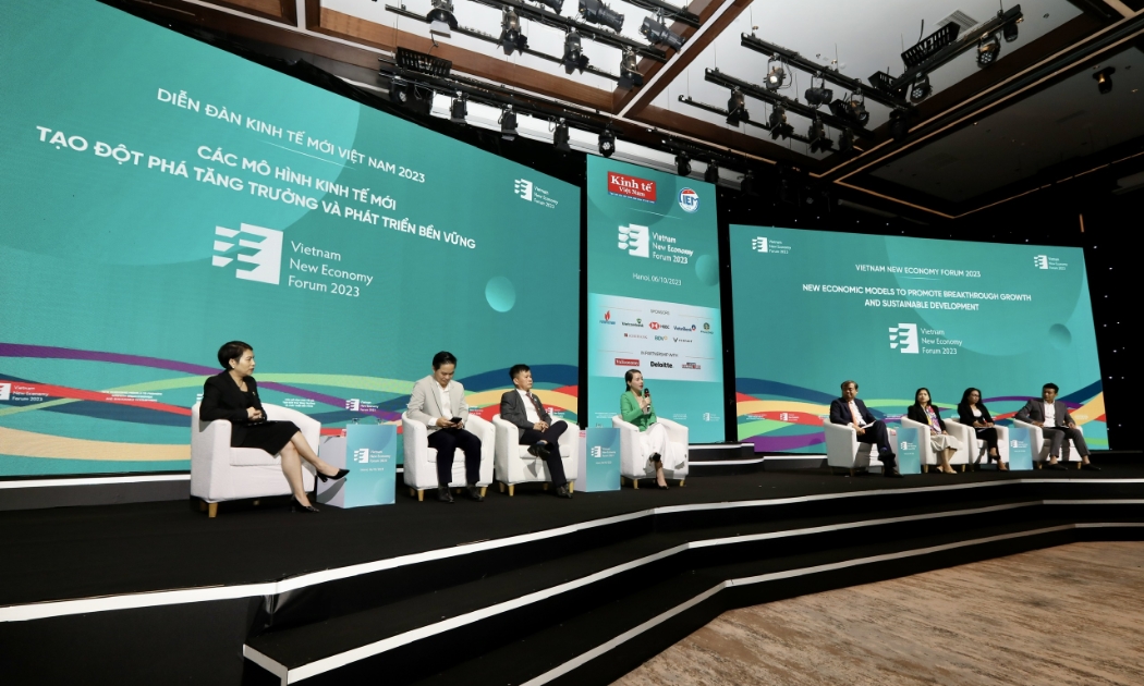 Các khách mời tới từ những doanh nghiệp lớn như HSBC, FPT... tham dự Diễn đàn New Economy