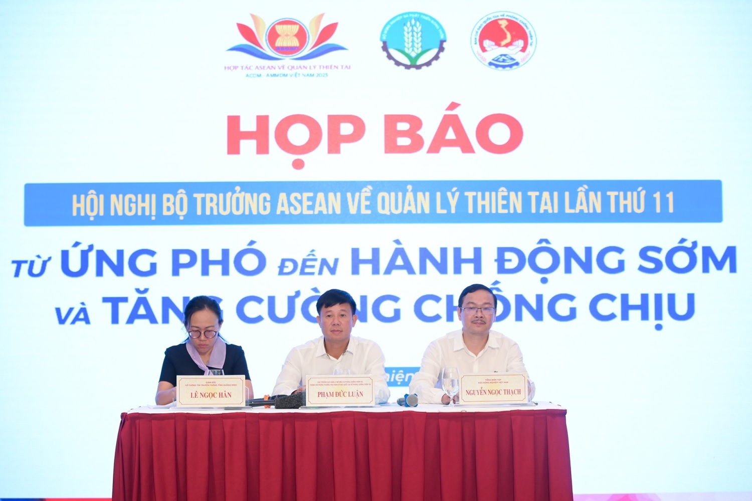 Họp báo tại TP Hạ Long.