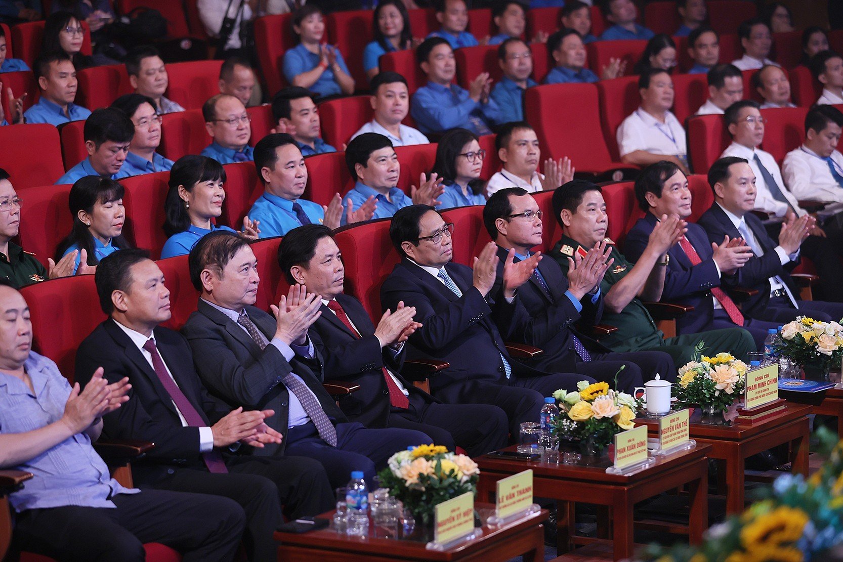 Thủ tướng Phạm Minh Chính cùng các đại biểu dự Hội nghị tổng kết Chương trình 1 triệu sáng kiến. Ảnh: VGP