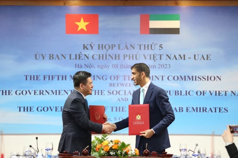 Thay mặt Chính phủ hai nước, Chủ tịch các Phân ban đã thống nhất thông qua và ký kết Biên bản Kỳ họp.