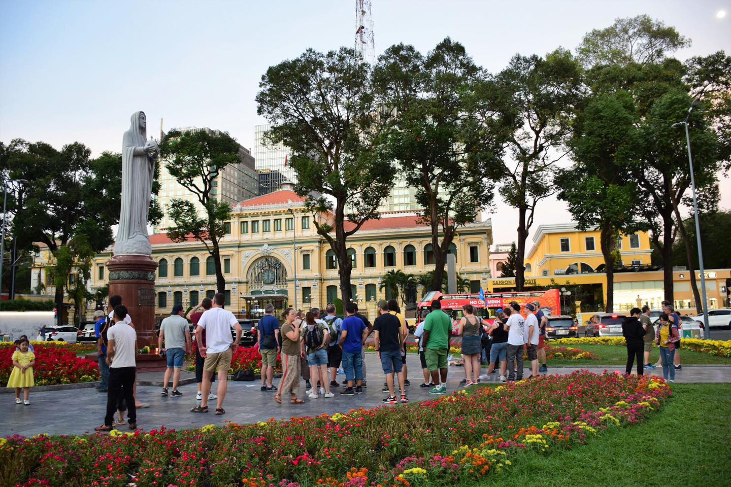 Cơ sở điều chỉnh l&ecirc;n mục ti&ecirc;u mới cho du lịch Việt Nam l&agrave; rất r&otilde; khi những ch&iacute;nh s&aacute;ch visa mới bắt đầu c&oacute; hiệu lực cũng như sự phục hồi chung của du lịch thế giới.