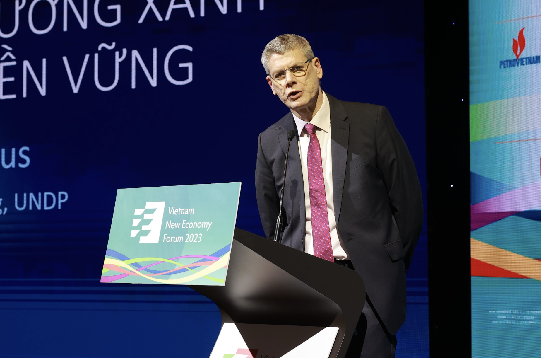 Ông Jonathan Pincus, Chuyên gia Kinh tế trưởng, Chương trình Phát triển Liên hợp quốc (UNDP). 