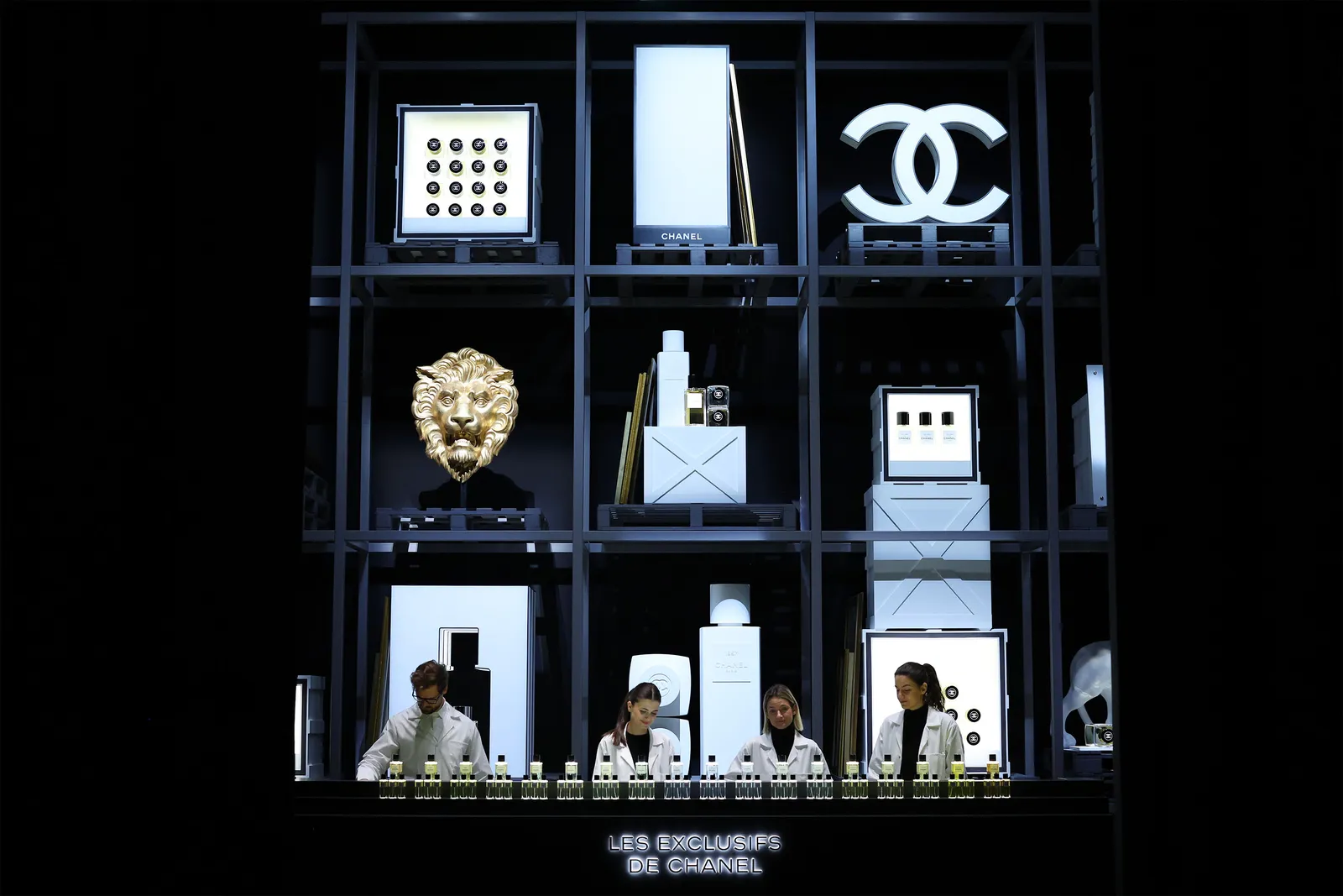 Tuy nhi&ecirc;n, cuộc chơi ở ph&acirc;n kh&uacute;c mỹ phẩm cao cấp đặt ra kh&ocirc;ng &iacute;t th&aacute;ch thức ngay cả với những thương hiệu h&agrave;ng đầu.