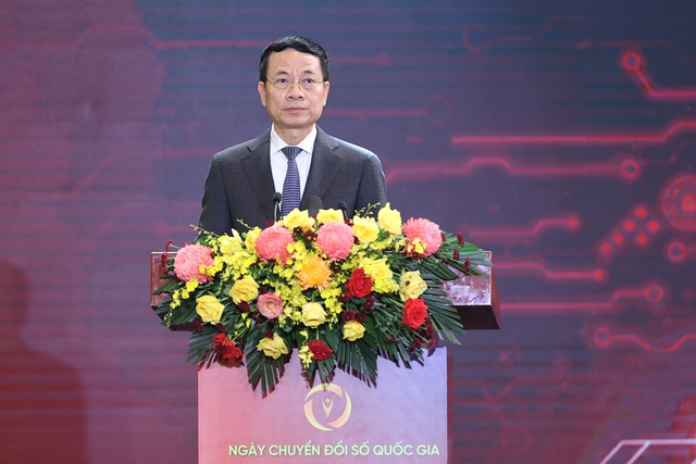 Bộ trưởng Nguyễn Mạnh Hùng, Phó Chủ tịch Ủy ban quốc gia về chuyển đổi số