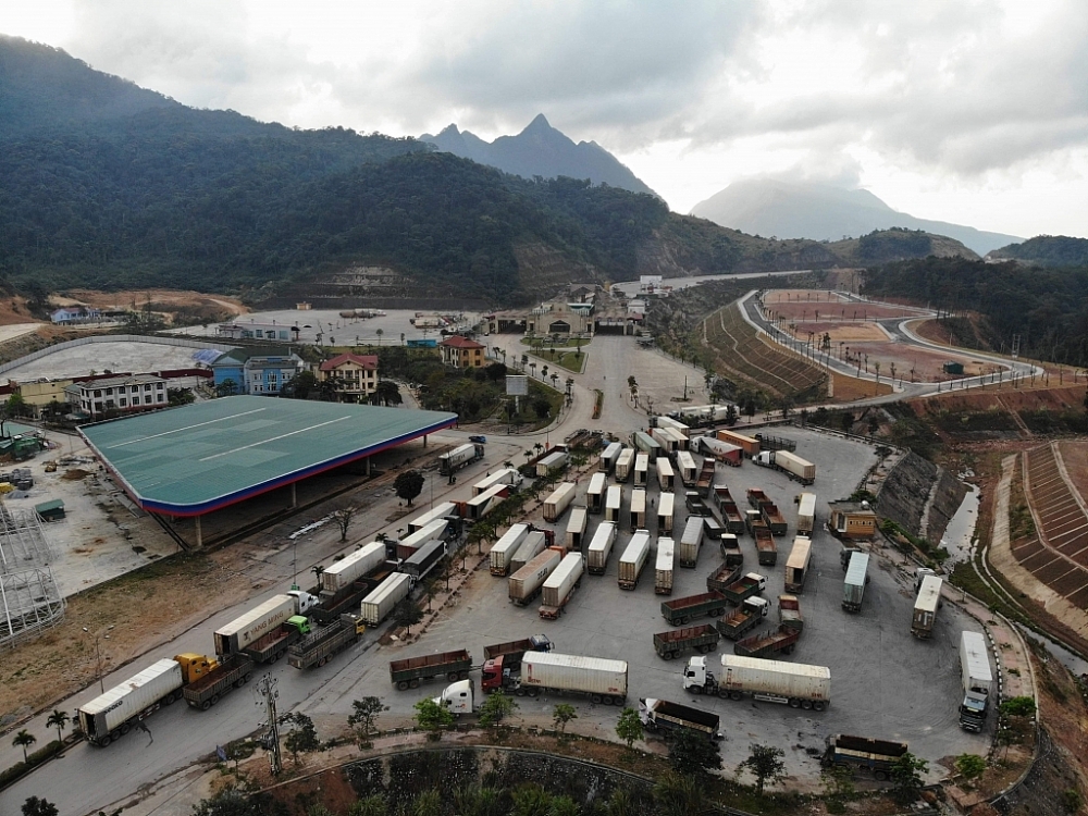 Bộ Giao thông vận tải sẽ báo cáo cấp có thẩm quyền xem xét chủ trương đầu tư các dự án nâng cấp, mở rộng nền mặt đường Quốc lộ 12A, Quốc lộ 12C, Quốc lộ 15.