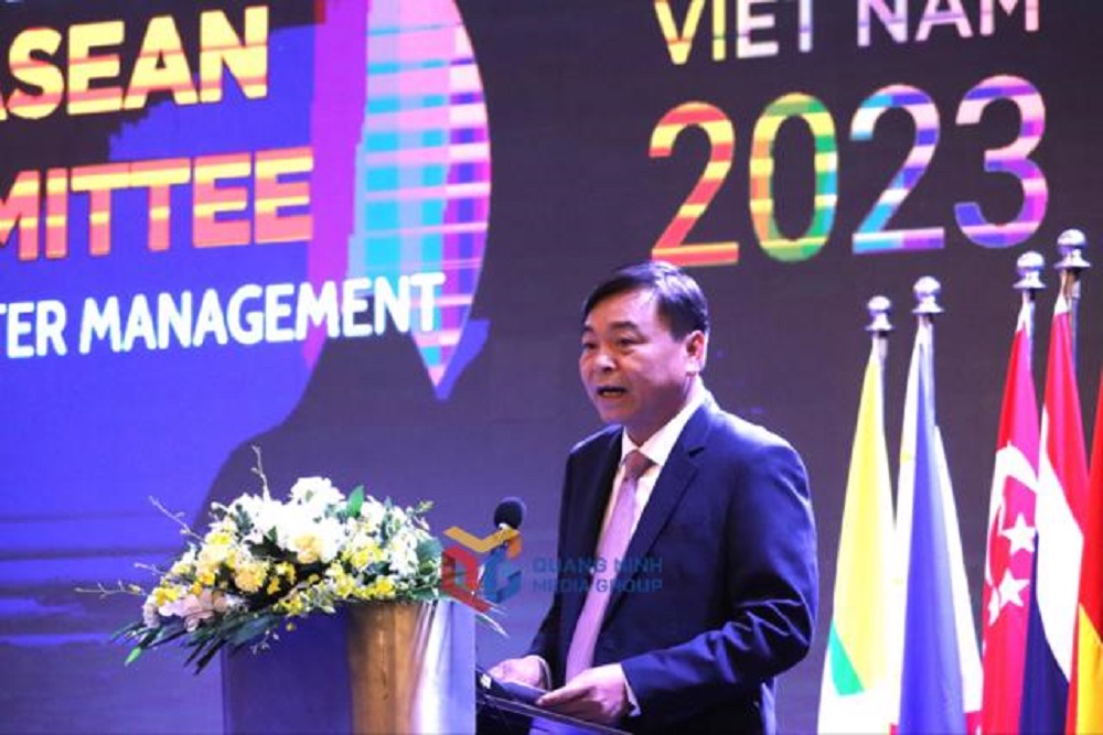 Ông Nguyễn Hoàng Hiệp, Thứ trưởng Bộ Nông nghiệp và Phát triển nông thôn phát biểu tại hội nghị.
