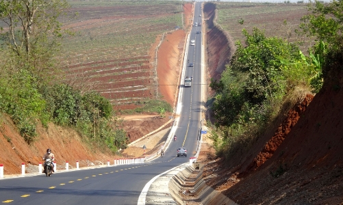 Hơn 3.900 tỷ đồng đầu tư hai đoạn tuyến đường Hồ Chí Minh