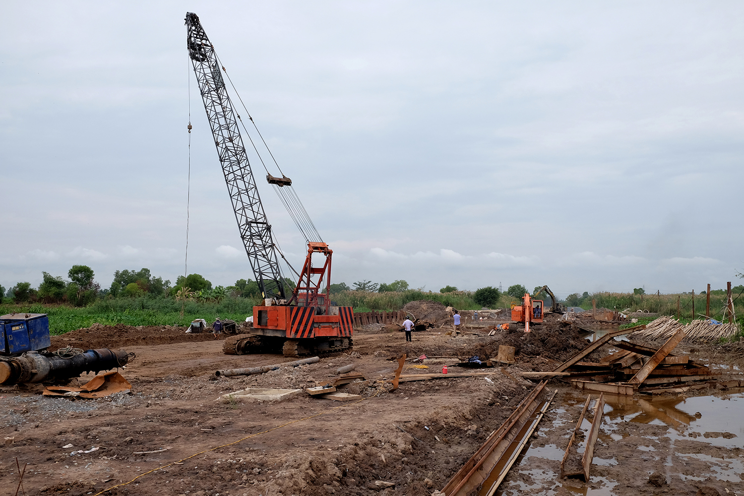 Tiến độ xử lý các vướng mắc cụ thể tại các địa phương như Ninh Thuận, Gia Lai rất chậm; giải ngân tại tỉnh Kon Tum không chuyển biến trong 1 tháng qua (tăng 0,08%).