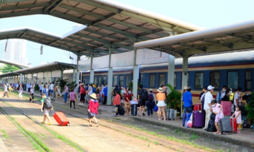 Ngành đường sắt cung ứng gần 200.000 vé tàu phục vụ Tết Giáp Thìn 2024