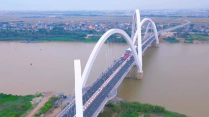 Vietnam’s highest steel arch bridge opens to traffic