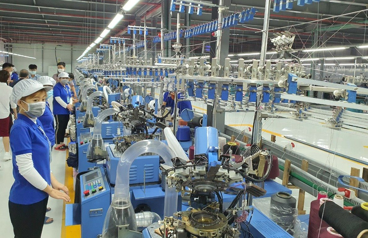 Ba khu vực doanh nghiệp đóng góp khoảng 50% số thu ngân sách.