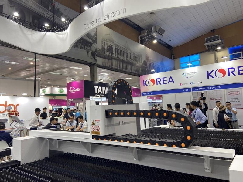 Hanoi hosting international exhibition on machine tools and metalworking