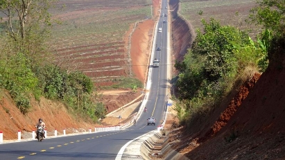 Transport ministry approves two new sections of Ho Chi Minh Highway