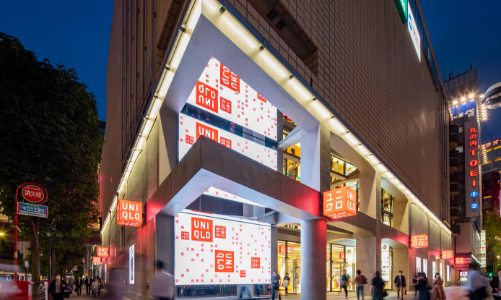 Fast Retailing đạt lợi nhuận vượt ngưỡng nhờ sự trượt giá của đồng Yên