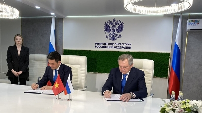 Vietnam & Russia sign deals in energy cooperation