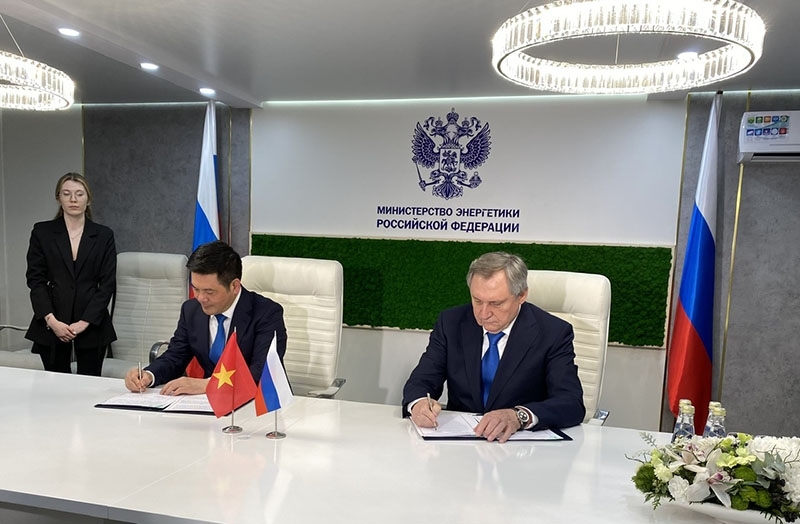 Vietnam & Russia sign deals in energy cooperation