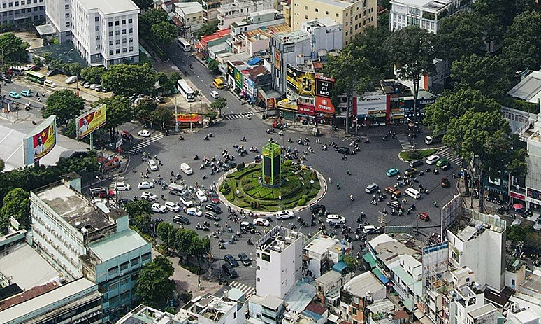 Vòng xoay ngã 6 Dân Chủ ở trung tâm TP.HCM nơi thường xuyên xảy ra kẹt xe. Ảnh: Quỳnh Trần.