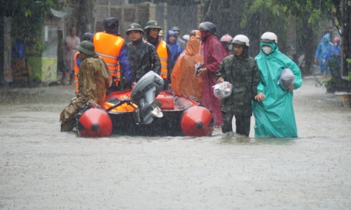 Lần đầu tiên trong lịch sử, cảnh báo rủi ro thiên tai cấp 4 do mưa lũ tại Thừa Thiên Huế  - Đà Nẵng 