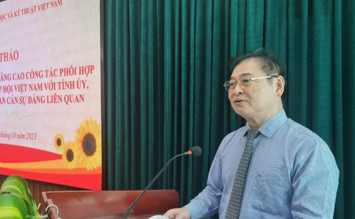 Chủ tịch Liên hiệp Hội Việt Nam Phan Xuân Dũng phát biểu tại hội thảo.