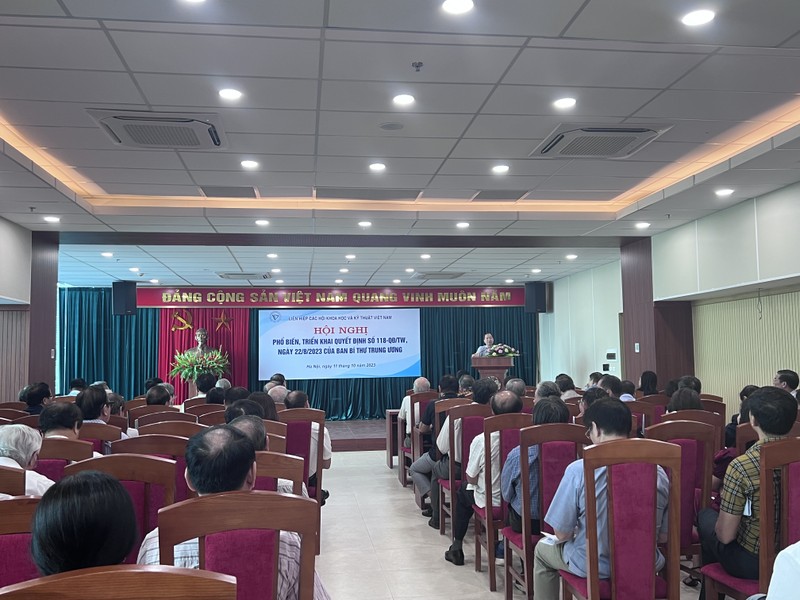 Quyết định số 118-QĐ/TW quy định đối với 30 Hội quần chúng do Đảng và Nhà nước giao nhiệm vụ, trong đó có Liên hiệp Hội Việt Nam.