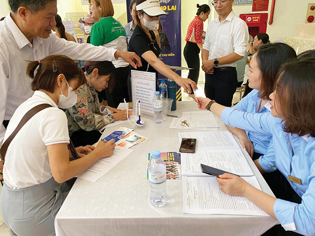 Thị trường lao động dần khởi sắc những tháng cuối năm.