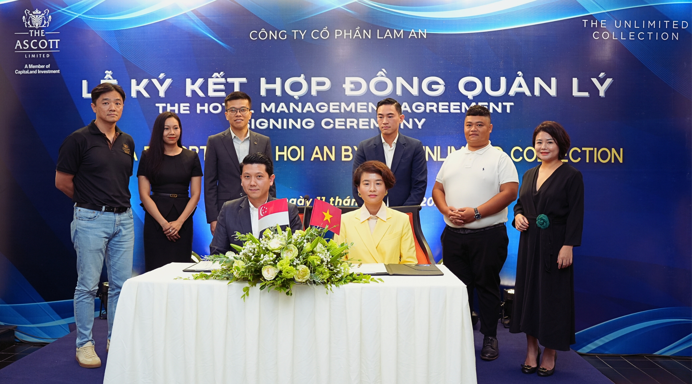 Representatives from The Ascott Limited and the Lam An JSC. at the signing ceremony.