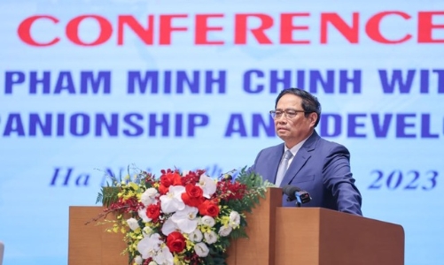Thủ tướng mong muốn nhà đầu tư nước ngoài đặt niềm tin và hợp tác chặt chẽ với Việt Nam