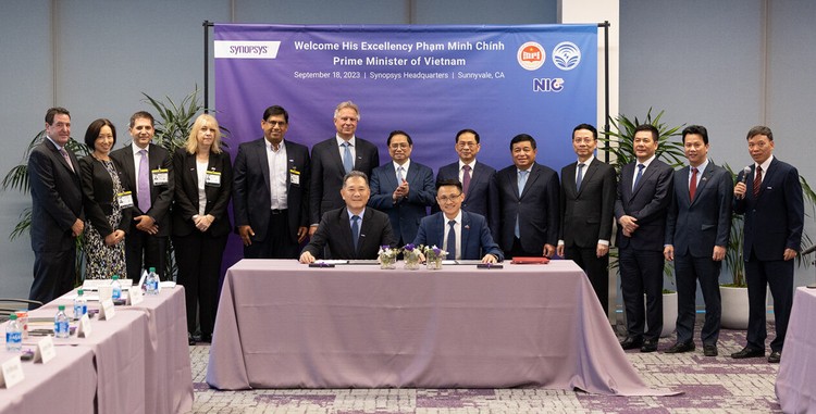 Tập đoàn Synopsys và Trung tâm Đổi mới Quốc gia (NIC) ký kết MOU phát triển nguồn nhân lực tài năng thiết kế vi mạch (IC) tại Việt Nam, trong đó Synopsys hỗ trợ NIC thành lập một trung tâm ươm tạo thiết kế chip.