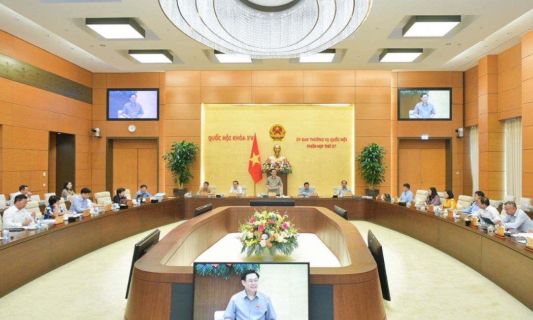 Bế mạc phiên họp thứ 27 của Ủy ban Thường vụ Quốc hội. Ảnh: Quốc hội