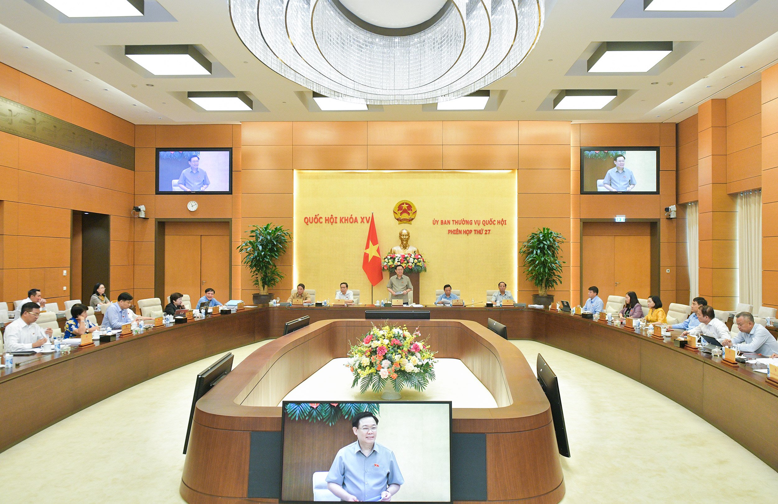 Bế mạc phiên họp thứ 27 của Ủy ban Thường vụ Quốc hội. Ảnh: Quốc hội