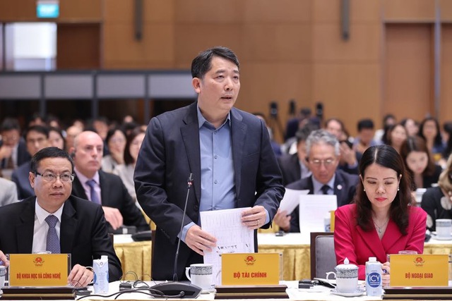 Thứ trưởng Bộ Tài chính Cao Anh Tuấn phát biểu tại hội nghị - Ảnh: VGP.