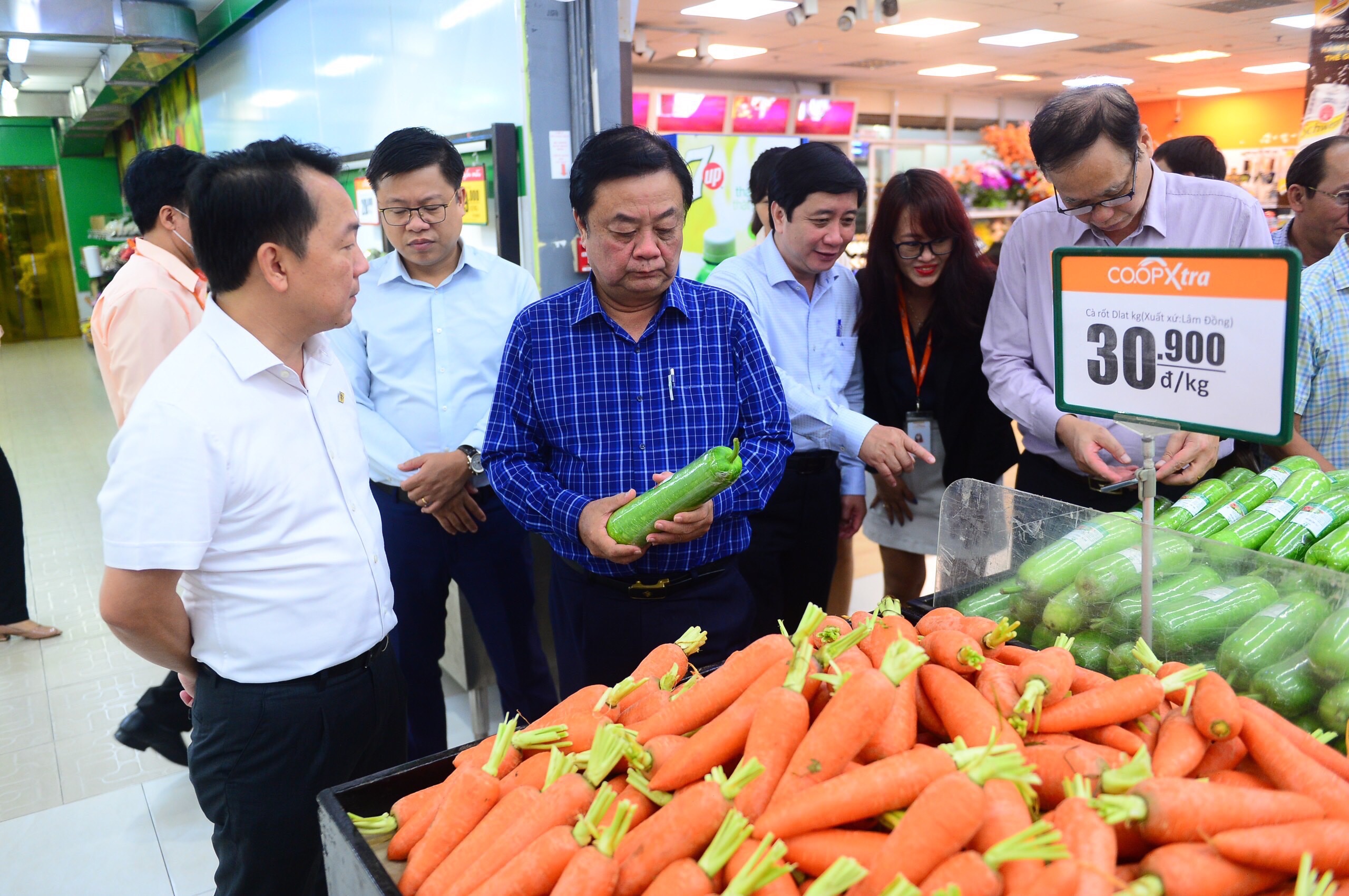 Bảo đảm nguồn cung, bình ổn giá thị trường dịp cuối năm và Tết Nguyên đán 2024. Ảnh minh họa.