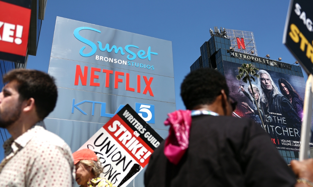 Netflix có thể tăng giá sau khi cuộc đình công tại Hollywood kết thúc. Ảnh: The New York Times