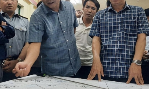 Các lực lượng chức năng tìm kiếm cứu nạn 13 ngư dân Quảng Nam mất tích tại vùng biển Song Tử Tây.