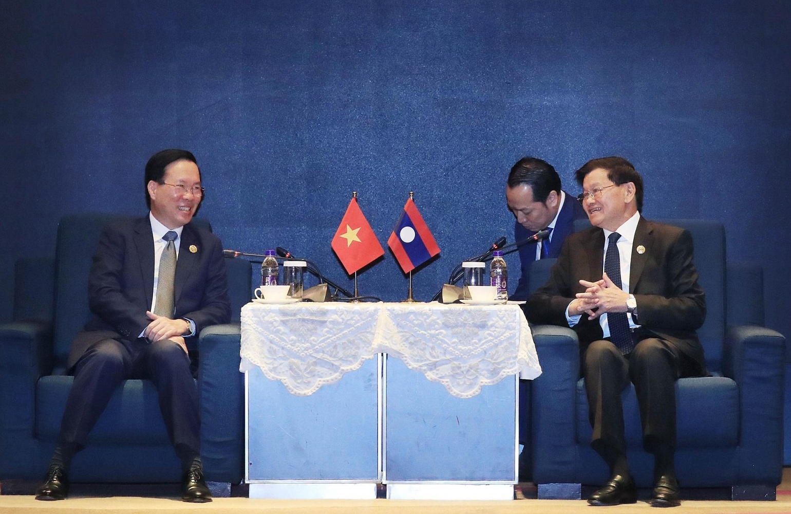 Chủ tịch nước Võ Văn Thưởng tiếp Tổng Bí thư, Chủ tịch nước Lào Thongloun Sisoulith. Ảnh: TTXVN.