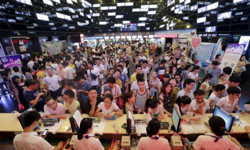 Doanh thu phòng vé: Điểm sáng hiếm hoi của tiêu dùng Trung Quốc