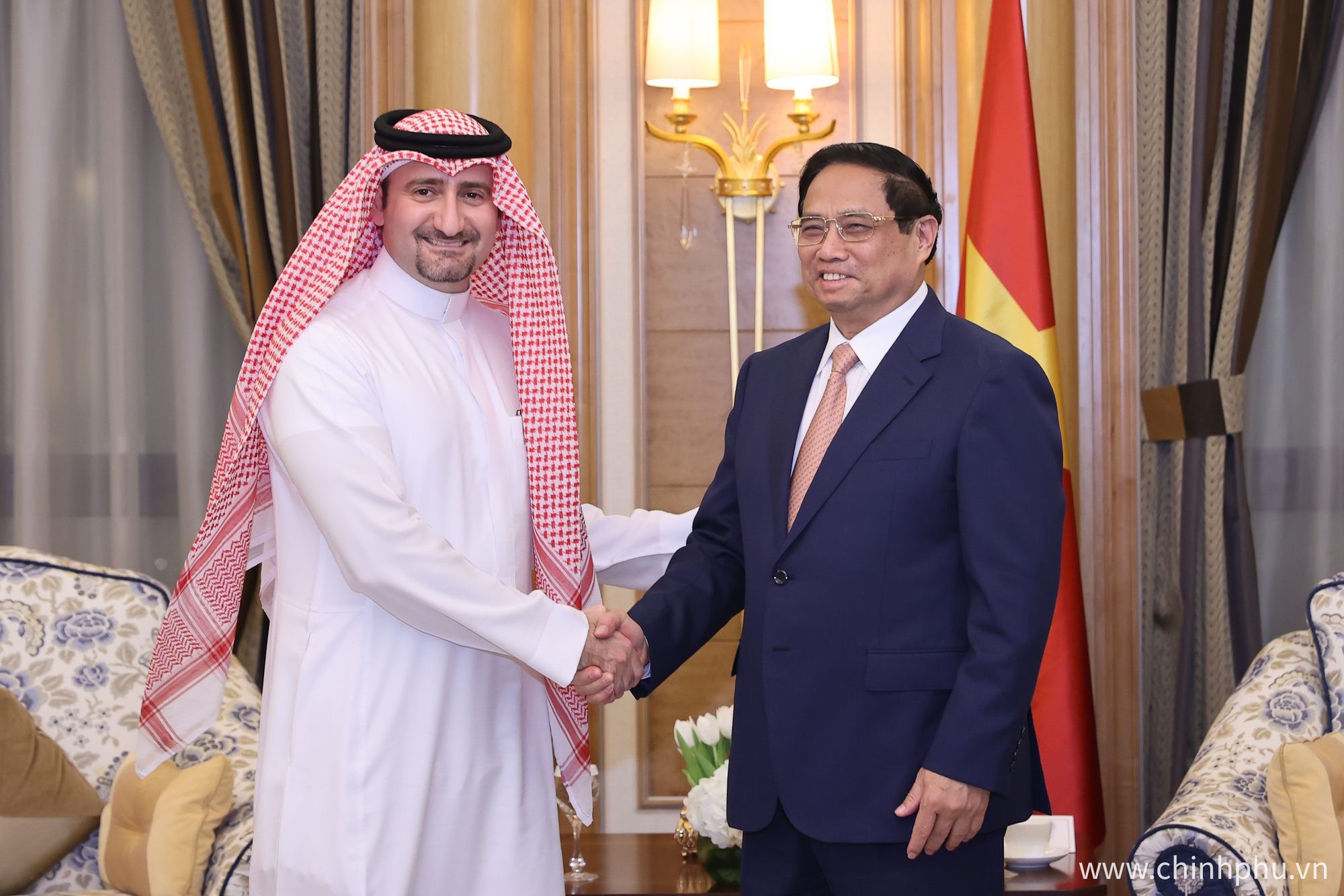Thủ tướng Phạm Minh Ch&iacute;nh tiếp &ocirc;ng Ali Al-Khatib, Ph&oacute; Gi&aacute;m đốc điều h&agrave;nh Ajlan & Bros. Ảnh: VGP.
