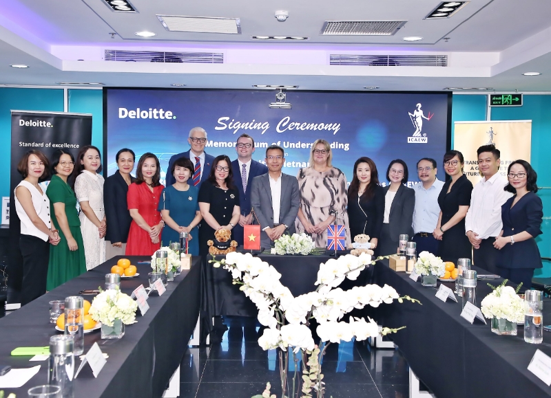 Deloitte Vietnam & ICAEW cooperate to support students in finance field
