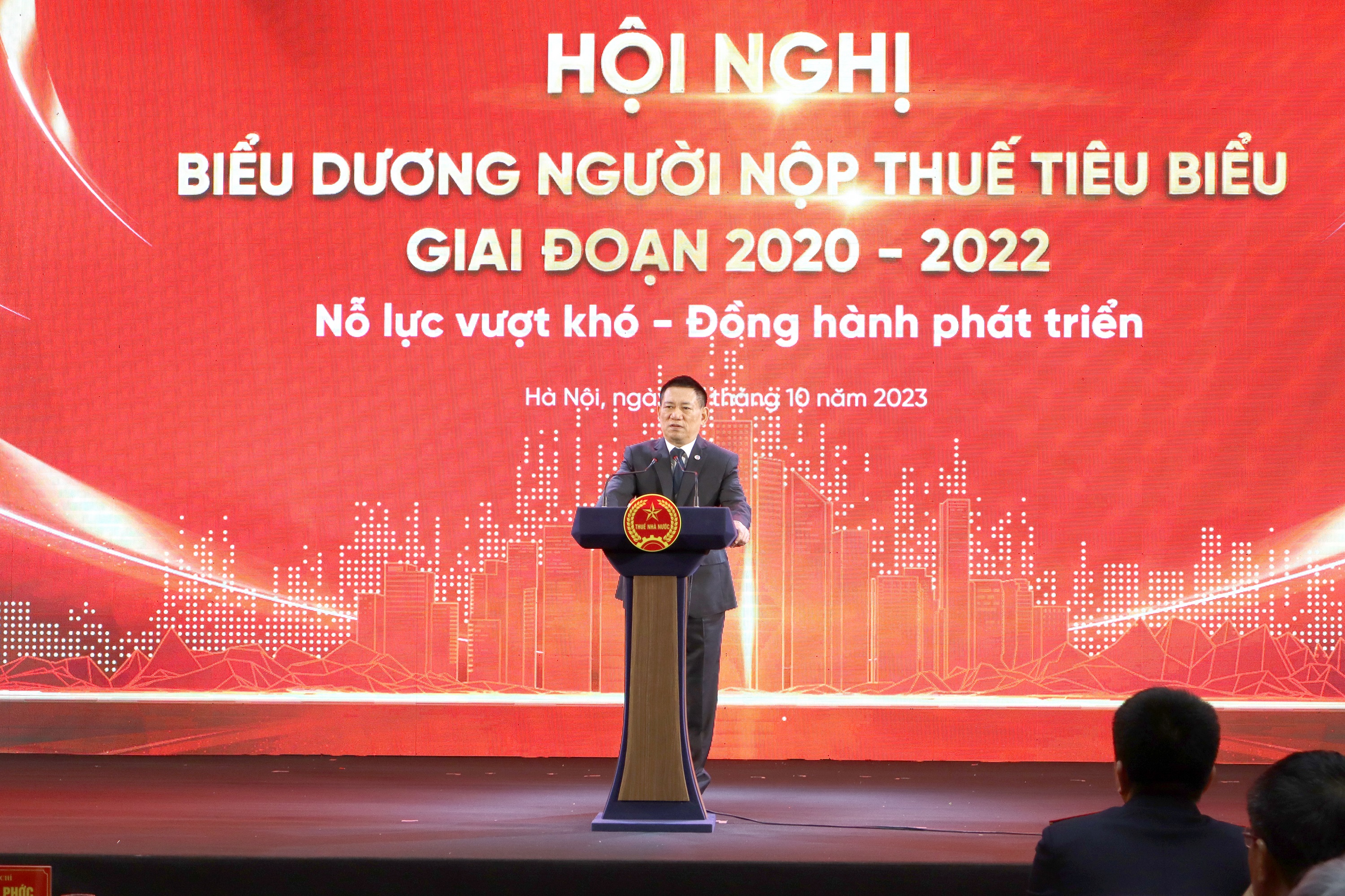 Bộ trưởng Bộ Tài chính Hồ Đức Phớc nhấn mạnh công sức của cộng đồng các doanh nghiệp, doanh nhân trong việc tạo ra giá trị kinh tế và nguồn thu ngân sách.