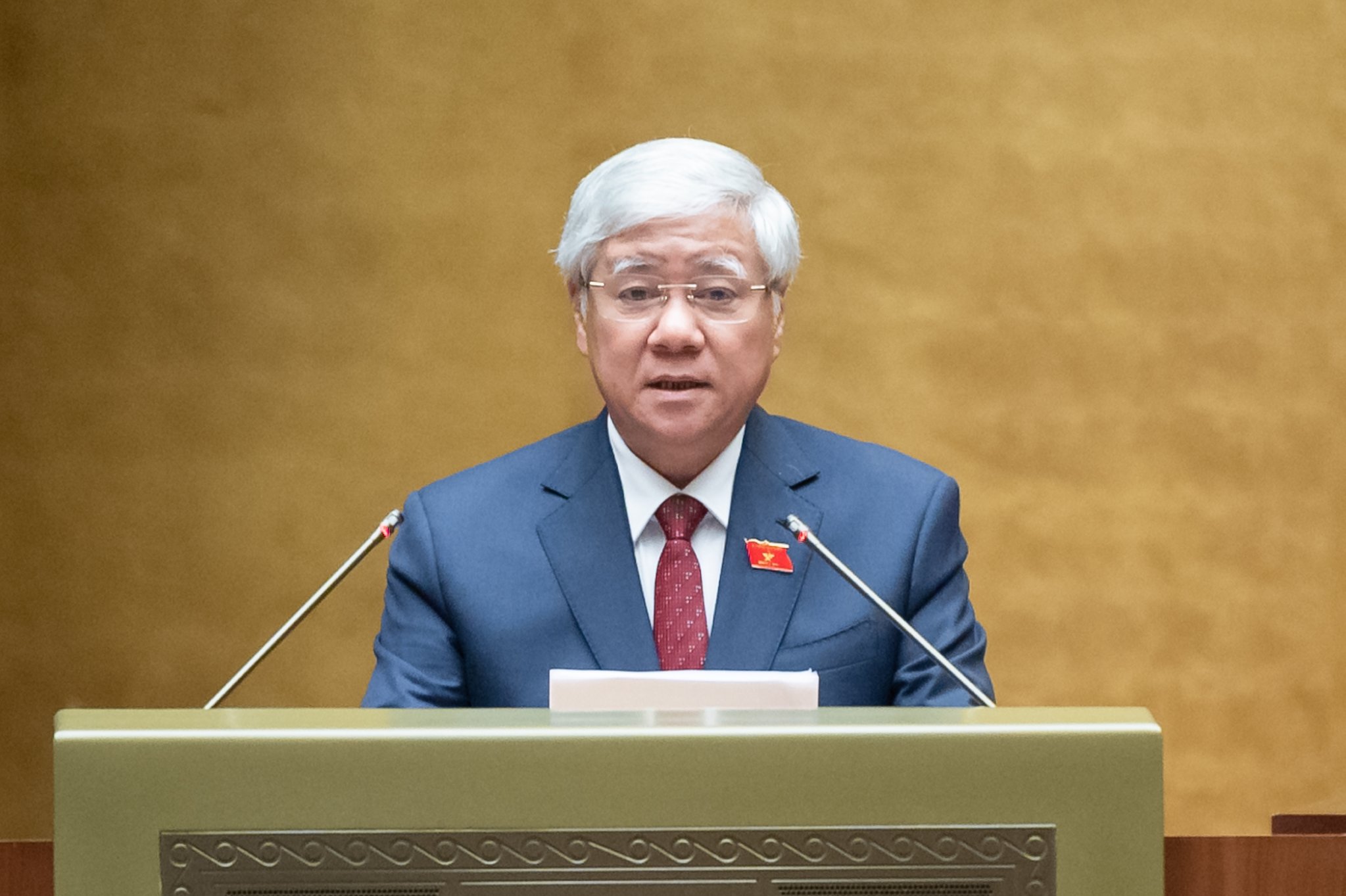 Chủ tịch Ủy ban Trung ương Mặt trận Tổ quốc Việt Nam Đỗ Văn Chiến trình bày báo cáo tổng hợp kiến nghị của cử tri. Ảnh - Quochoi.vn.