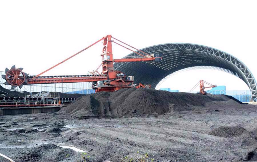 Cùng với cát biển được đề xuất thí điểm thay thế cát sông, tro bay tức xỉ than cũng từng được đề xuất làm vật liệu san lấp các dự án cao tốc, thay thế nguồn cát sông đang thiếu hụt.