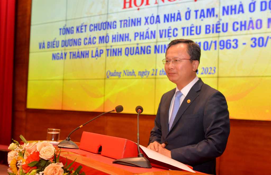 Quyền Chủ tịch Ủy ban nhân dân tỉnh Quảng Ninh Cao Tường Huy phát biểu tại hội nghị.