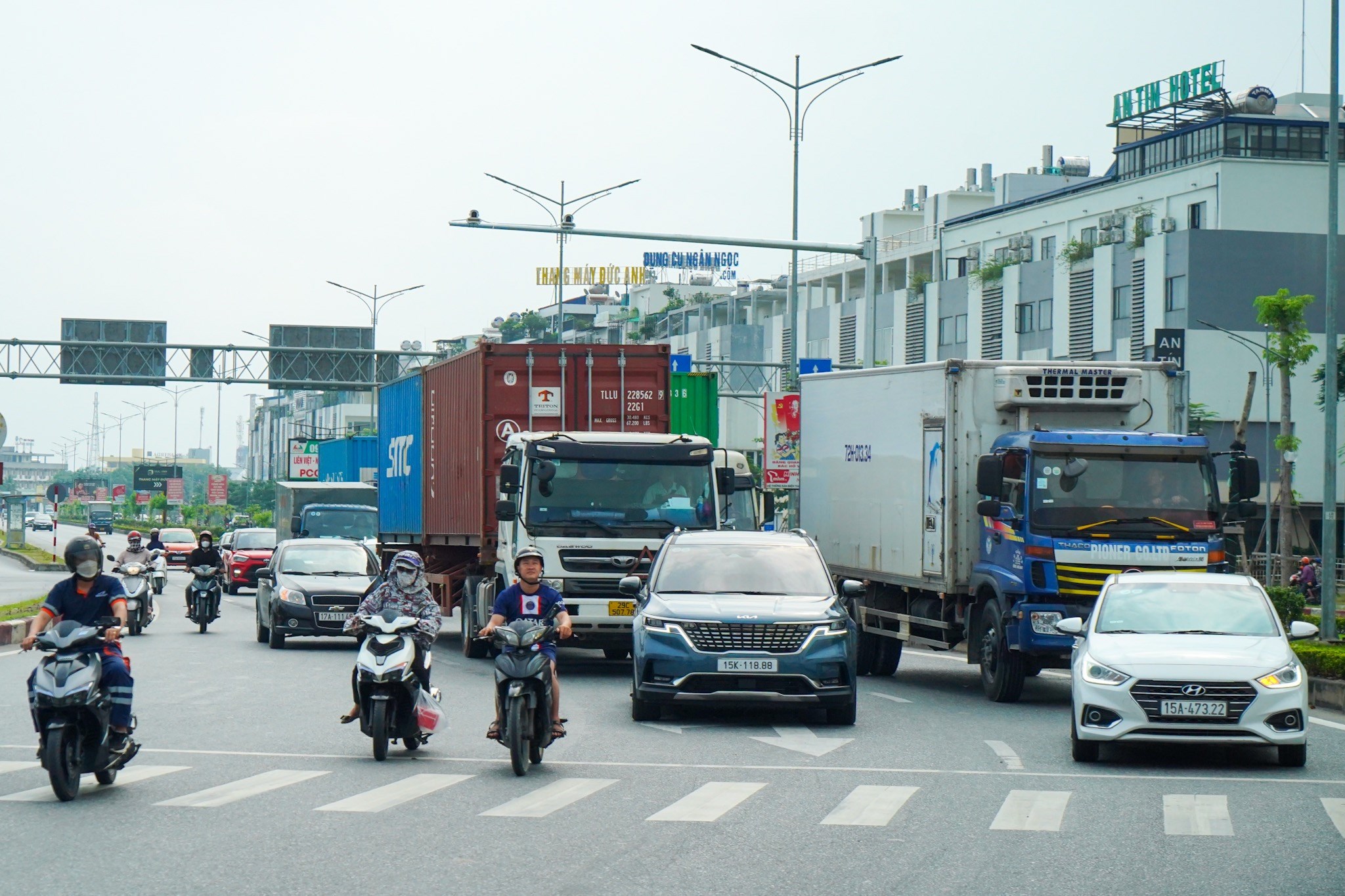 Cục Cảnh sát giao thông sẽ kéo dài đợt tổng kiểm soát phương tiện kinh doanh vận tải đến hết ngày 30/11 - Ảnh minh họa
