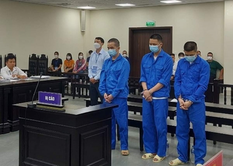 Các bị cáo vụ án Rforex tại phiên tòa.