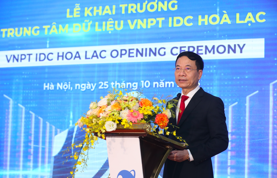 Bộ trưởng Bộ Th&ocirc;ng tin v&agrave; Truyền th&ocirc;ng ph&aacute;t biểu tại sự kiện.