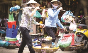 47% nhóm lao động phi chính thức có thu nhập thấp hơn lương tối thiểu vùng 